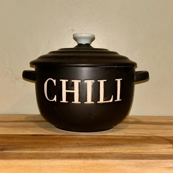 Ceramic Chili Pot with Lid and Spoon. Black and White. Holds 24 oz. Brand New!! - Picture 2 of 9